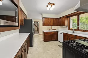2016 E 2100 North Rd, Watseka, IL 60970 - Photo 8