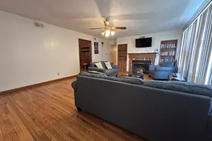 1107 Locust St, Sterling, IL 61081 - Photo 2