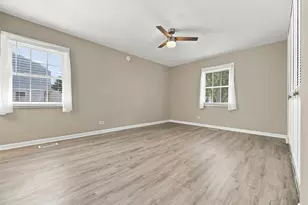 101 Emerson Dr, Schaumburg, IL 60193 - Photo 22