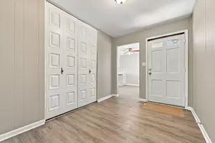 101 Emerson Dr, Schaumburg, IL 60193 - Photo 18