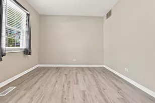 101 Emerson Dr, Schaumburg, IL 60193 - Photo 28