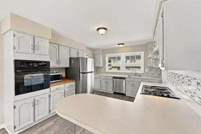 101 Emerson Drive, Schaumburg, IL 60193 - Photo 2