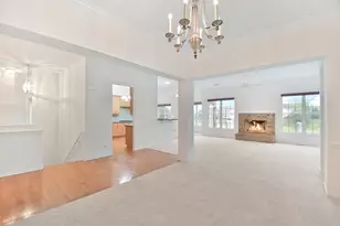 19 Eagle Ridge Dr, Hawthorn Woods, IL 60047 - Photo 8