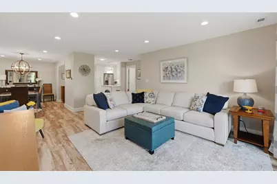 1200 W Northwest Highway #307, Mount Prospect, IL 60056 - Photo 4