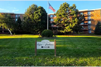 16 E Old Willow Road #304S, Prospect Heights, IL 60070 - Photo 2