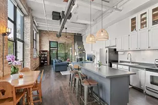 1111 W Cornelia Ave, Chicago, IL 60657 - Photo 10
