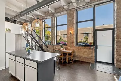 1111 W Cornelia Avenue #102, Chicago, IL 60657 - Photo 8