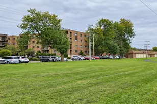 601 W Huntington Commons Rd, Mount Prospect, IL 60056 - Photo 22