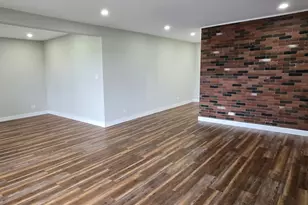 601 W Huntington Commons Rd, Mount Prospect, IL 60056 - Photo 8