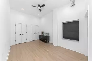 3300 N Racine Ave, Chicago, IL 60657 - Photo 6
