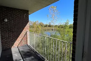 881 N Swift Rd, Addison, IL 60101 - Photo 16