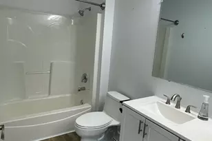 881 N Swift Rd, Addison, IL 60101 - Photo 8