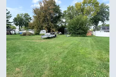 420 Richards Street, Oglesby, IL 61348 - Photo 2