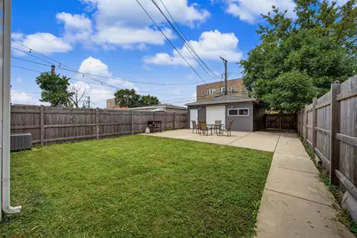 4226 W Haddon Avenue, Chicago, IL 60651 - Photo 22