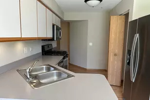 2477 Frost Dr, Aurora, IL 60503 - Photo 4