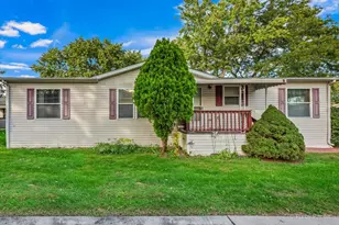 1130 Country Club Rd, Elgin, IL 60123 - Photo 1
