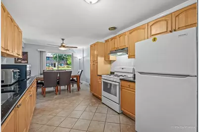 2632 N Windsor Drive #102, Arlington Heights, IL 60004 - Photo 8