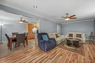 2632 N Windsor Dr, Arlington Heights, IL 60004 - Photo 6