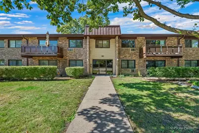 2632 N Windsor Drive #102, Arlington Heights, IL 60004 - Photo 1