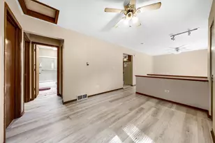 8910 Memory Trail, Wonder Lake, IL 60097 - Photo 4