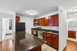 222 E Pearson St, Chicago, IL 60611 - Photo 6