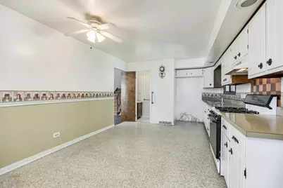 1038 S Sunset Avenue, Elmhurst, IL 60126 - Photo 8