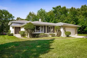 1038 S Sunset Ave, Elmhurst, IL 60126 - Photo 2