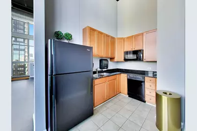 230 W Division Street #1407, Chicago, IL 60610 - Photo 28