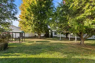 280 S Plum St, Bement, IL 61813 - Photo 6