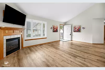 1664 Willow Circle Drive, Crest Hill, IL 60403 - Photo 6