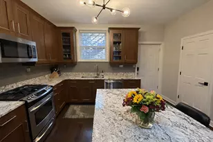 1635 W Beach Ave, Chicago, IL 60622 - Photo 6