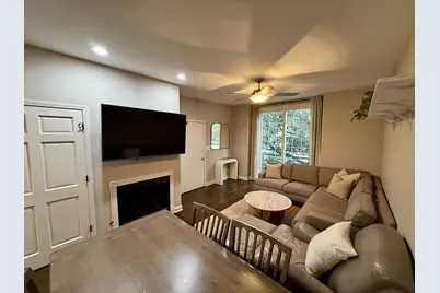 1635 W Beach Avenue #1, Chicago, IL 60622 - Photo 2
