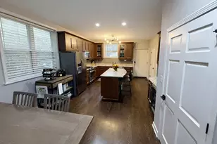 1635 W Beach Ave, Chicago, IL 60622 - Photo 4