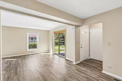 1760 Bristol Walk #B, Hoffman Estates, IL 60169 - Photo 4
