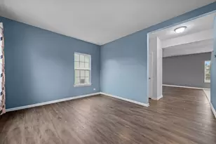 603 Silver Lake St, Joliet, IL 60431 - Photo 4