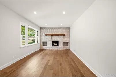 2010 Paddock Lane, Wheaton, IL 60187 - Photo 10