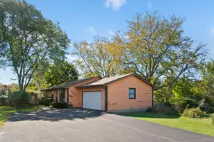 4259 Lake Park Ave, Gurnee, IL 60031 - Photo 2