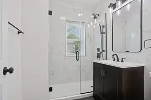 7000 S Eberhart Ave, Chicago, IL 60637 - Photo 14