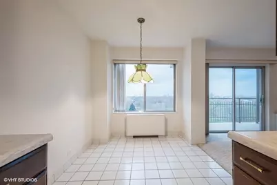 7033 N Kedzie Avenue #1707, Chicago, IL 60645 - Photo 4