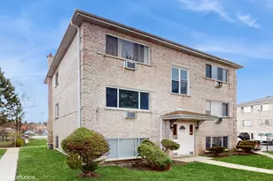 10416 Michael Todd Terrace, Glenview, IL 60025 - Photo 2