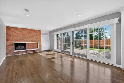 2725 E Bel Aire Drive, Arlington Heights, IL 60004 - Photo 2