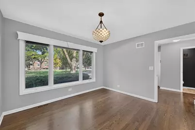 2725 E Bel Aire Drive, Arlington Heights, IL 60004 - Photo 12