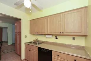 804 E Old Willow Rd, Prospect Heights, IL 60070 - Photo 10