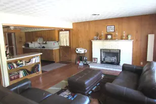 74 Hillcrest Dr, Clifton, IL 61727 - Photo 2