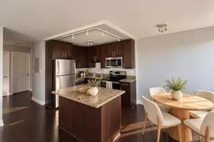2930 N Sheridan Rd, Chicago, IL 60657 - Photo 6