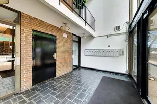 4334 N Clarendon Ave, Chicago, IL 60613 - Photo 2
