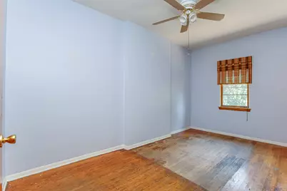 11347 S Saint Lawrence Avenue, Chicago, IL 60628 - Photo 6