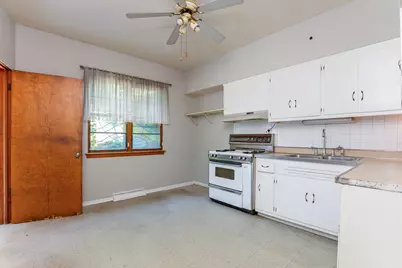 11347 S Saint Lawrence Avenue, Chicago, IL 60628 - Photo 2