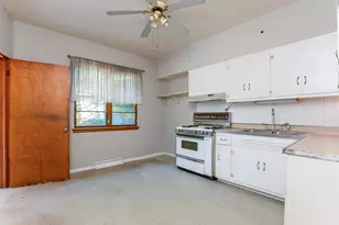 11347 S St Lawrence Ave, Chicago, IL 60628 - Photo 2