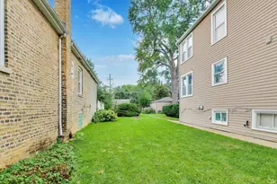 5753 W Giddings St, Chicago, IL 60630 - Photo 40